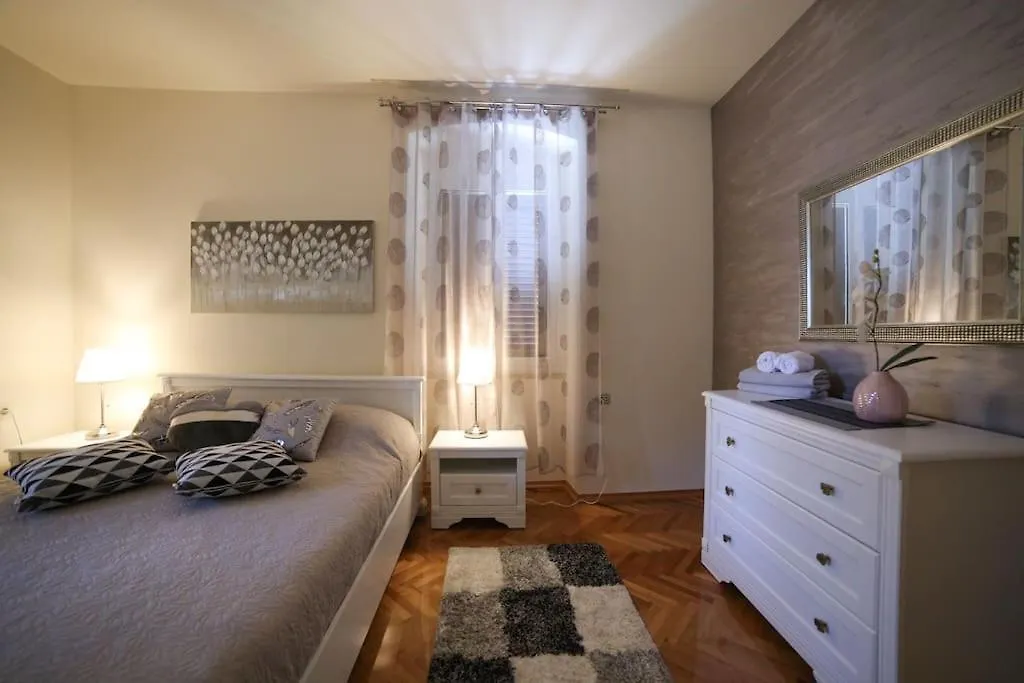 New Renovated Appartment Mauri Porec Apartment